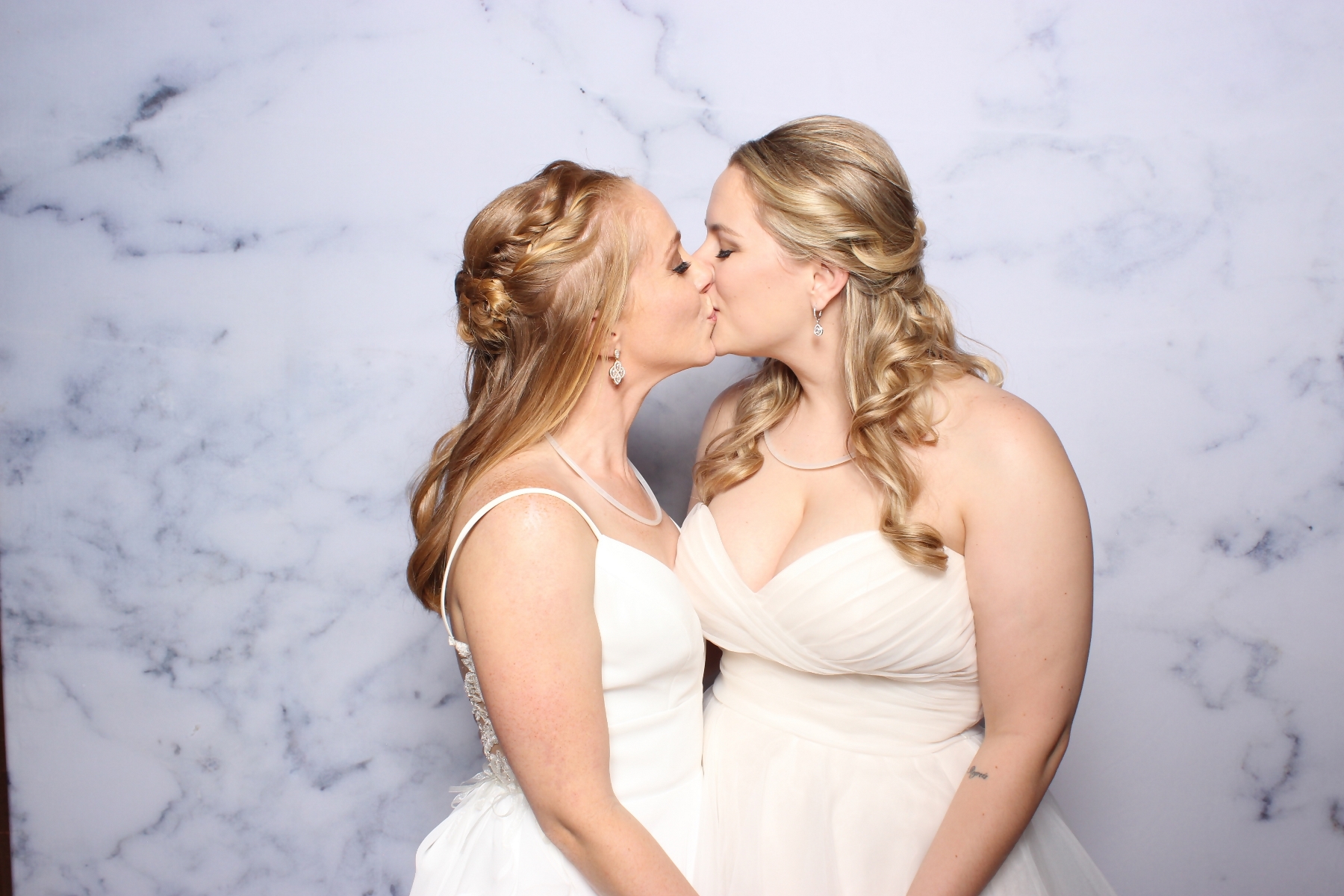 Erin + Becks | View more photos from the event at events.alfrescophoto.com/u/AlfrescoPhoto/Erin-Becks