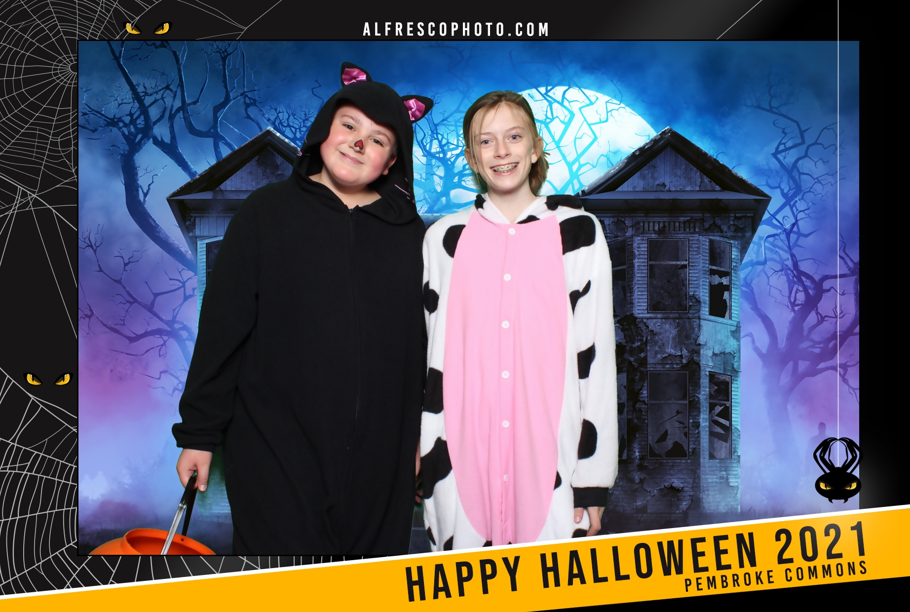 Halloween | View more photos from the event at events.alfrescophoto.com/u/AlfrescoPhoto/Halloween