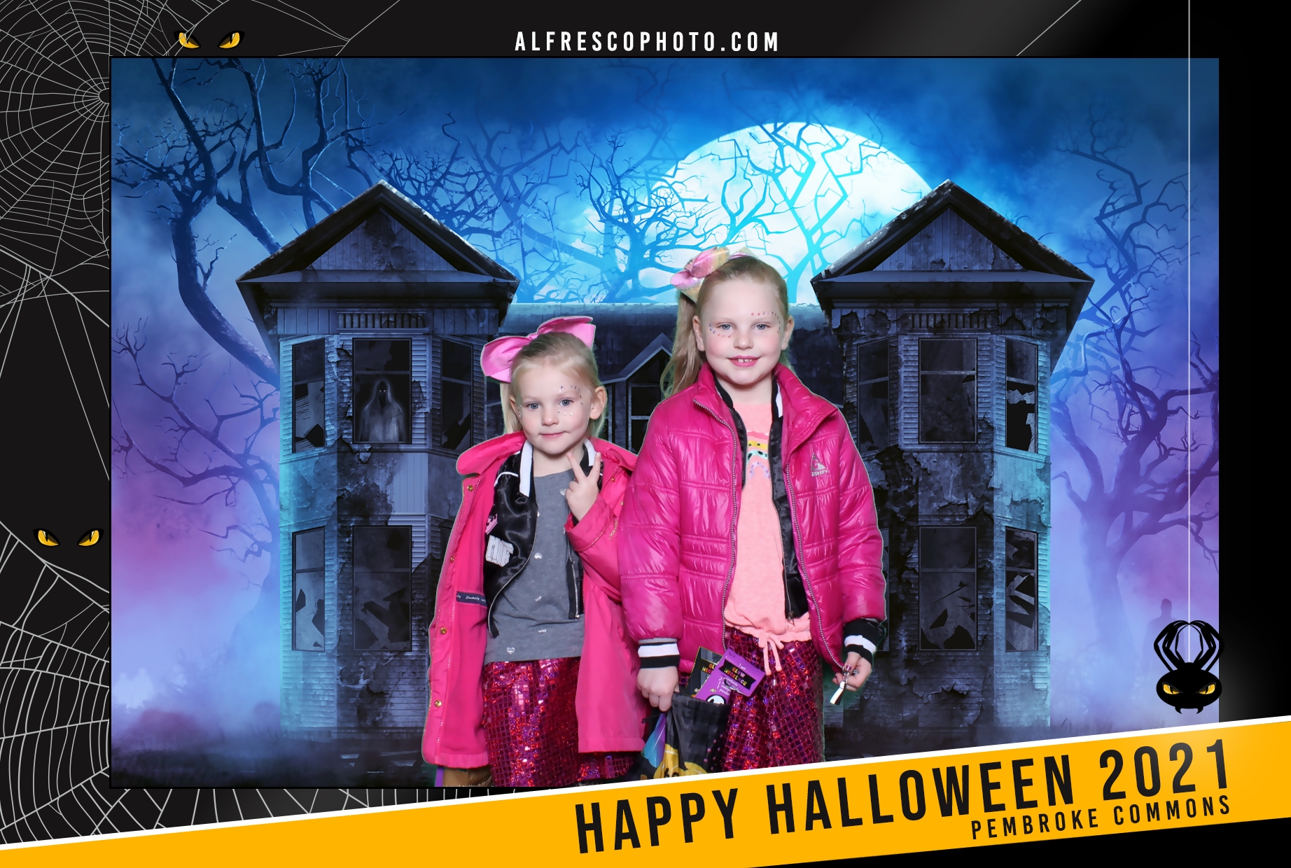 Halloween | View more photos from the event at events.alfrescophoto.com/u/AlfrescoPhoto/Halloween