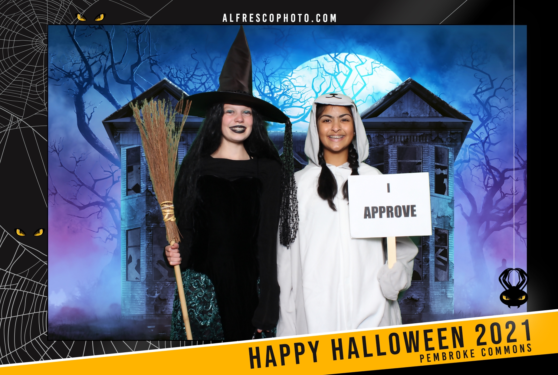 Halloween | View more photos from the event at events.alfrescophoto.com/u/AlfrescoPhoto/Halloween