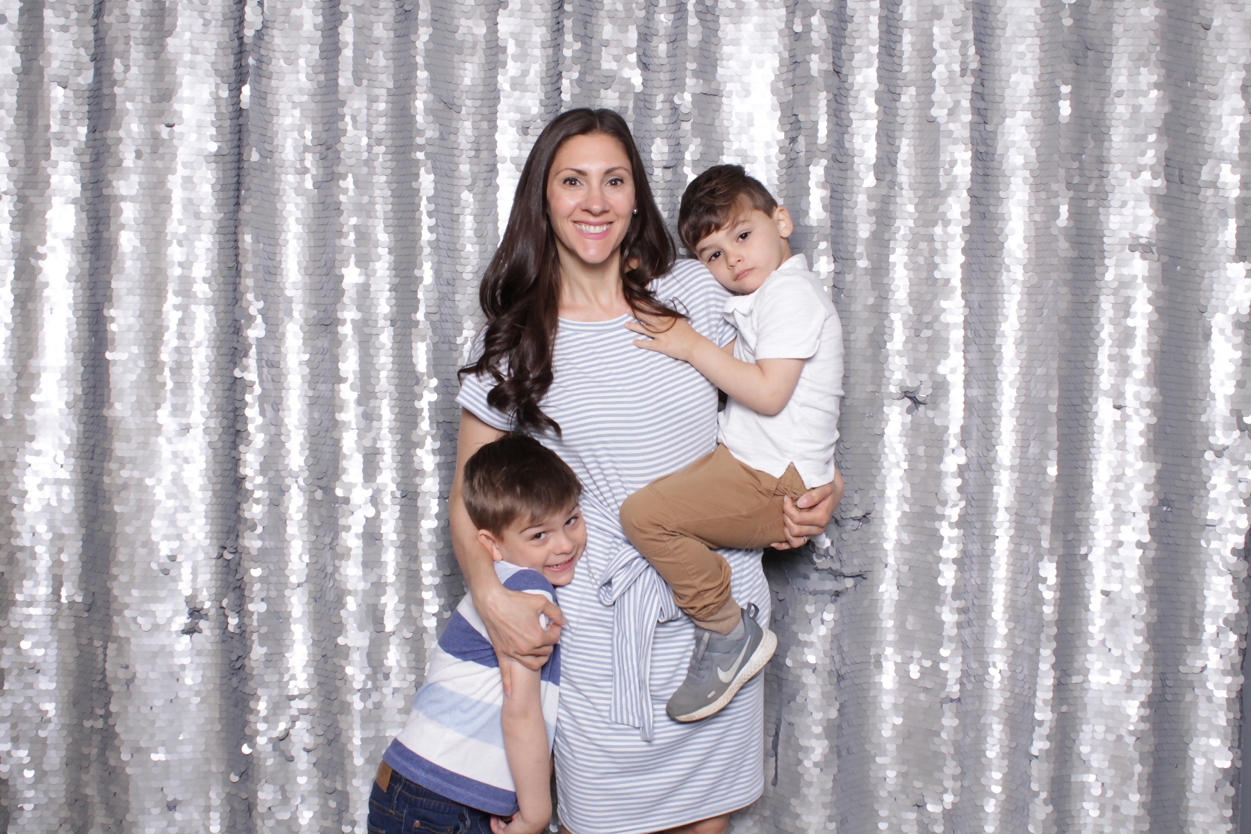 Mother's Day Portraits  | View more photos from the event at events.alfrescophoto.com/u/AlfrescoPhoto/Mothers-Day-Portraits