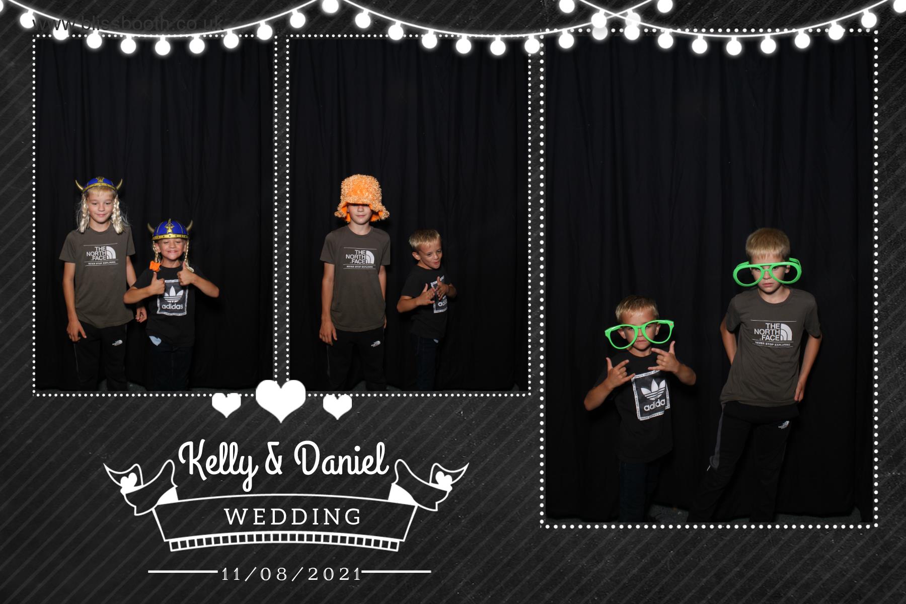 Kelly and Daniel | View more photos from the event at gallery.blissbooth.co.uk/u/BlissBooth/Kelly-and-Daniel