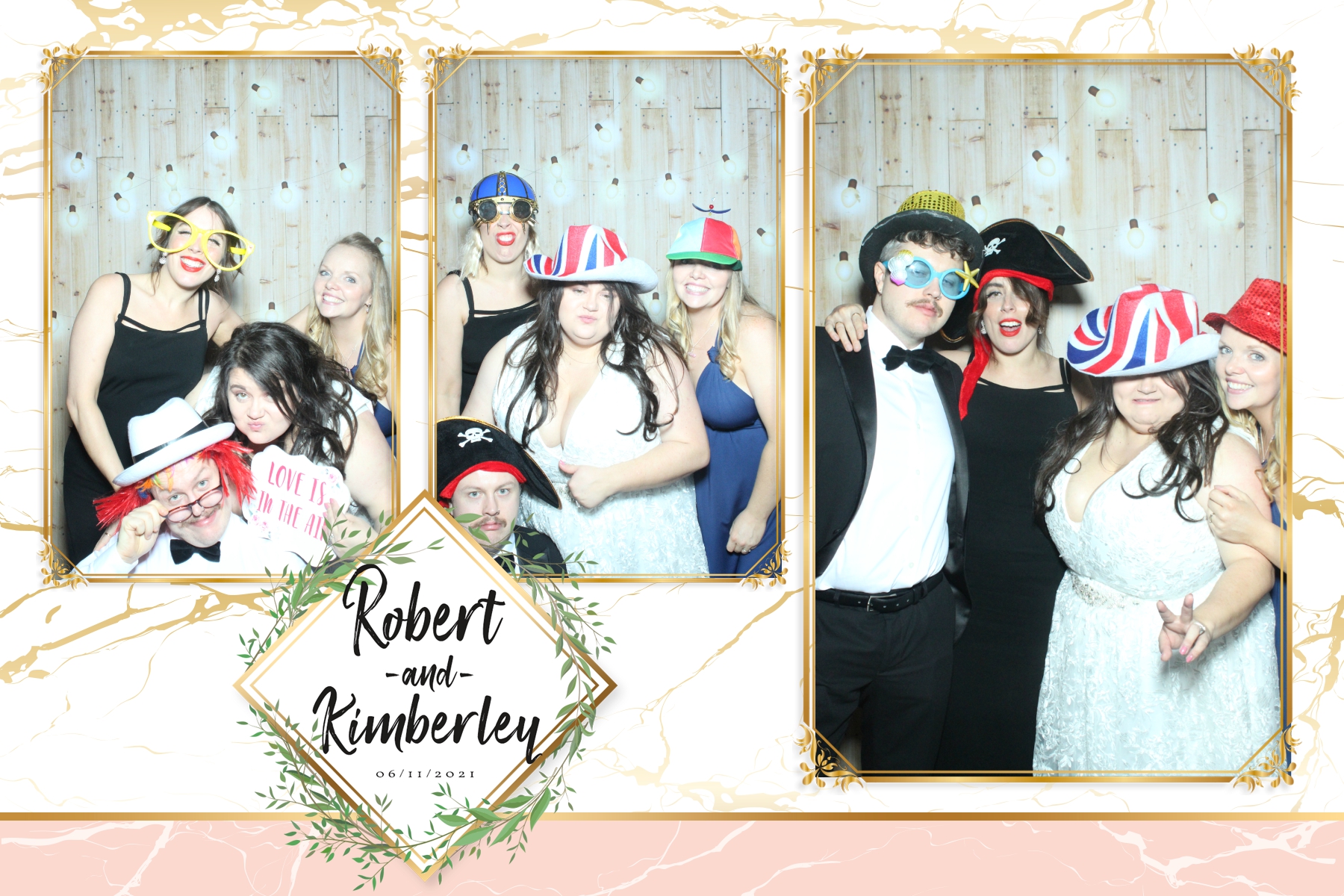 Kimberley and Robert | View more photos from the event at gallery.blissbooth.co.uk/u/BlissBooth/Kimberley-and-Robert