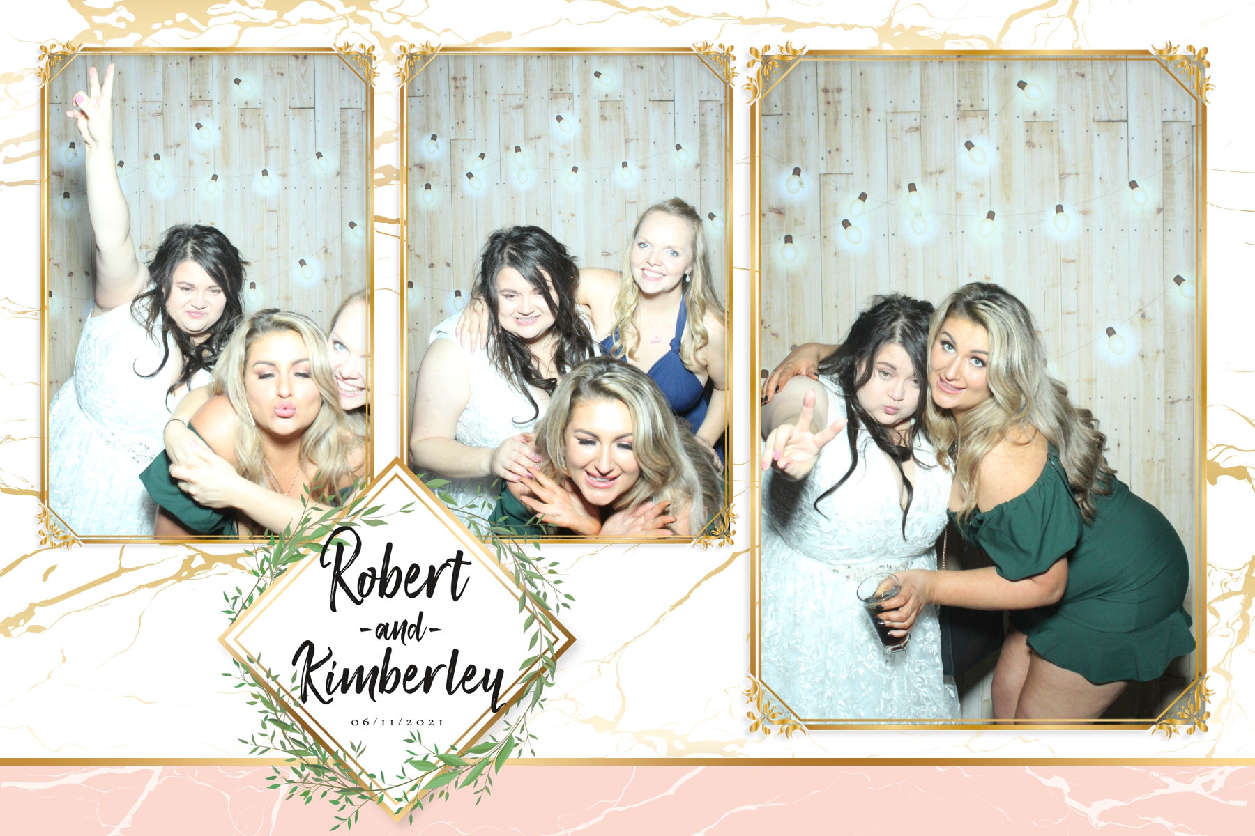Kimberley and Robert | View more photos from the event at gallery.blissbooth.co.uk/u/BlissBooth/Kimberley-and-Robert