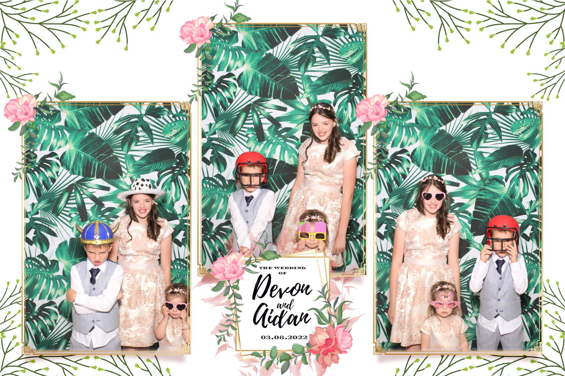 Devon and Aidan | View more photos from the event at gallery.blissbooth.co.uk/u/BlissBooth/Devon-and-Aidan