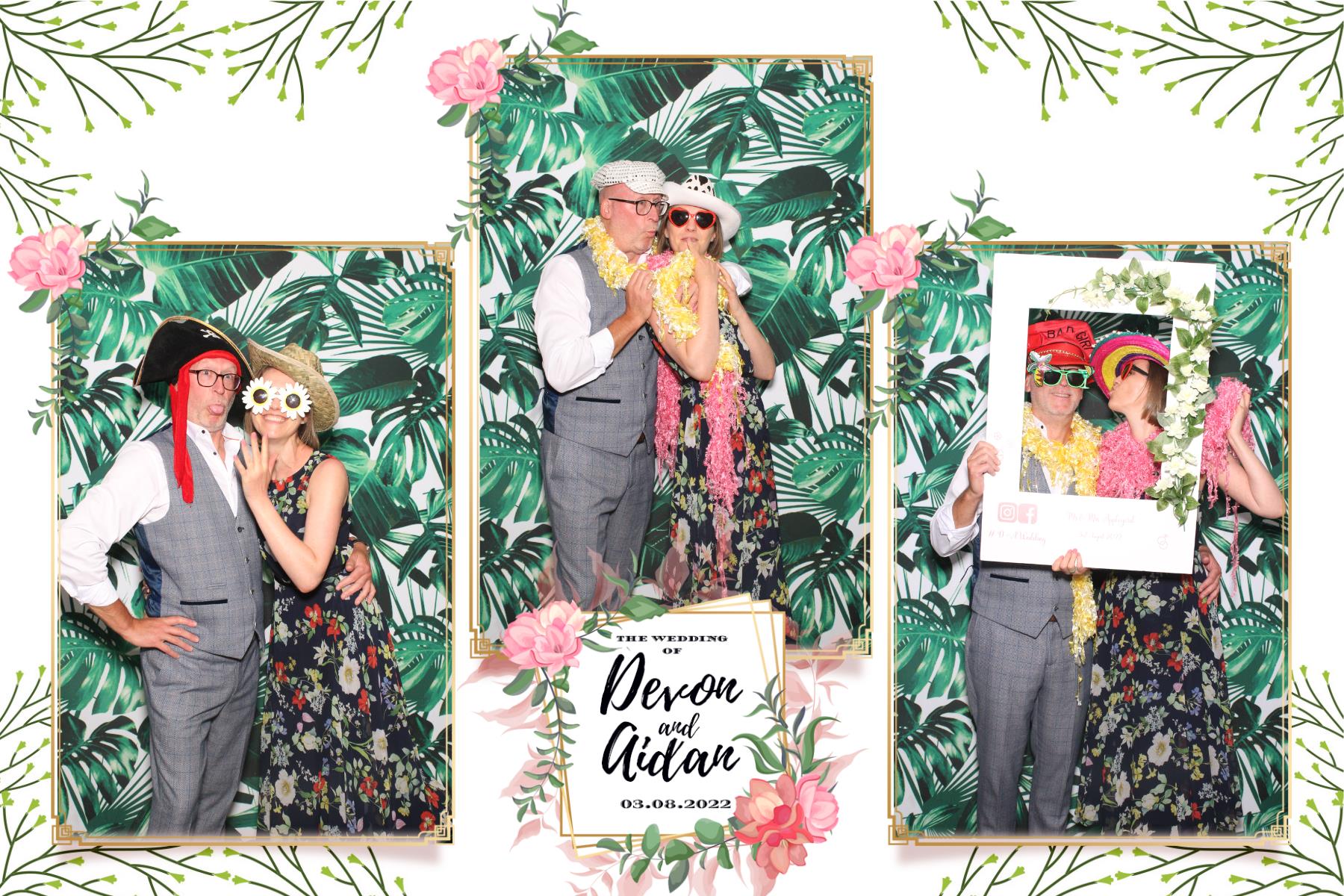 Devon and Aidan | View more photos from the event at gallery.blissbooth.co.uk/u/BlissBooth/Devon-and-Aidan