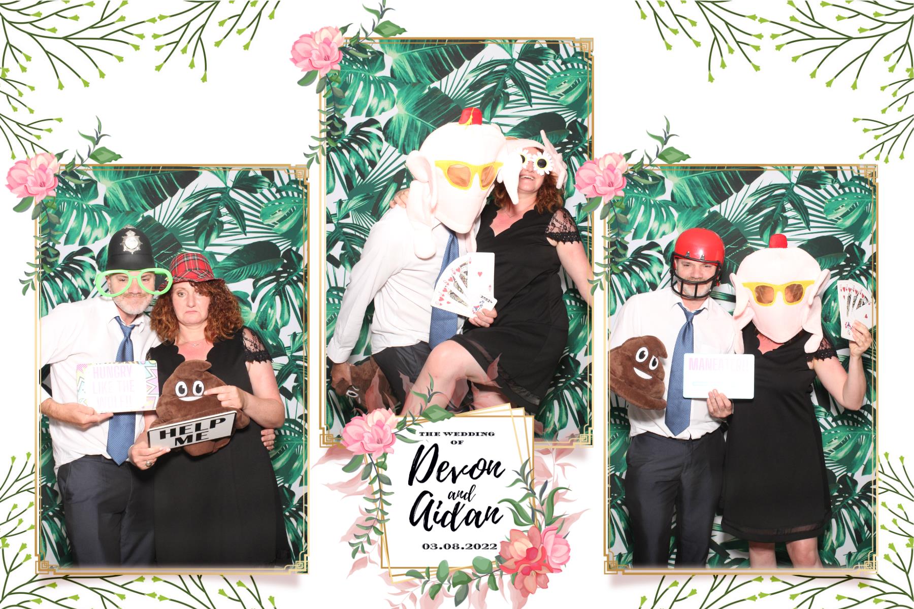 Devon and Aidan | View more photos from the event at gallery.blissbooth.co.uk/u/BlissBooth/Devon-and-Aidan