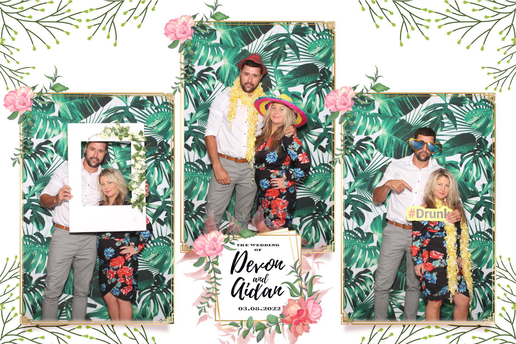 Devon and Aidan | View more photos from the event at gallery.blissbooth.co.uk/u/BlissBooth/Devon-and-Aidan