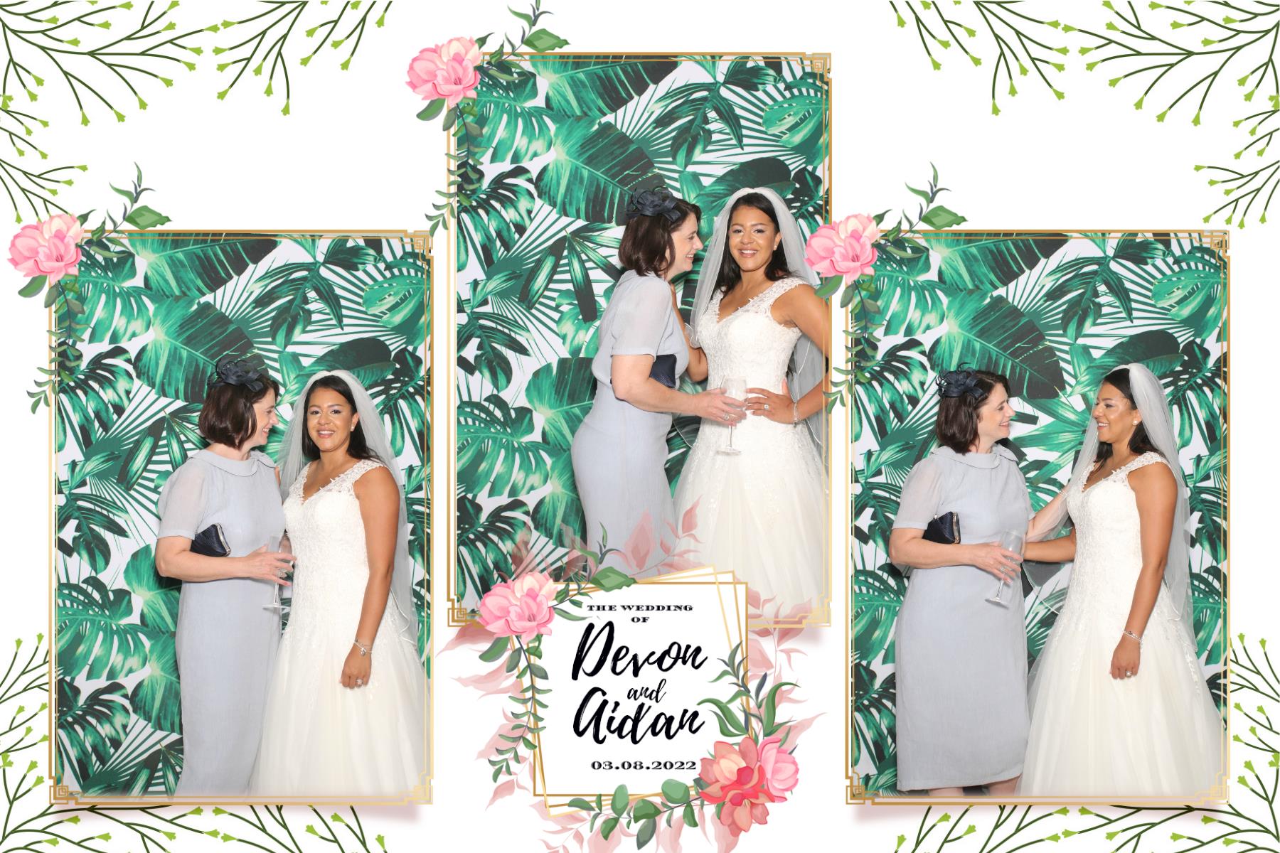 Devon and Aidan | View more photos from the event at gallery.blissbooth.co.uk/u/BlissBooth/Devon-and-Aidan