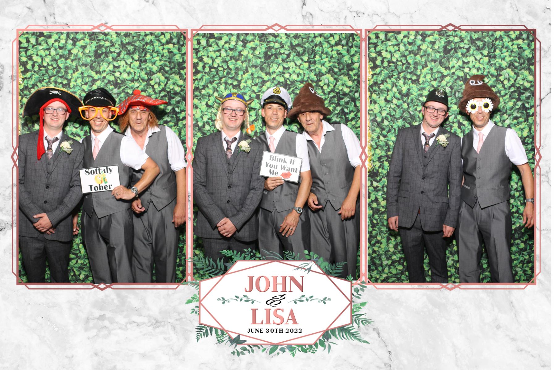 John and Lisa | View more photos from the event at gallery.blissbooth.co.uk/u/BlissBooth/John-and-Lisa