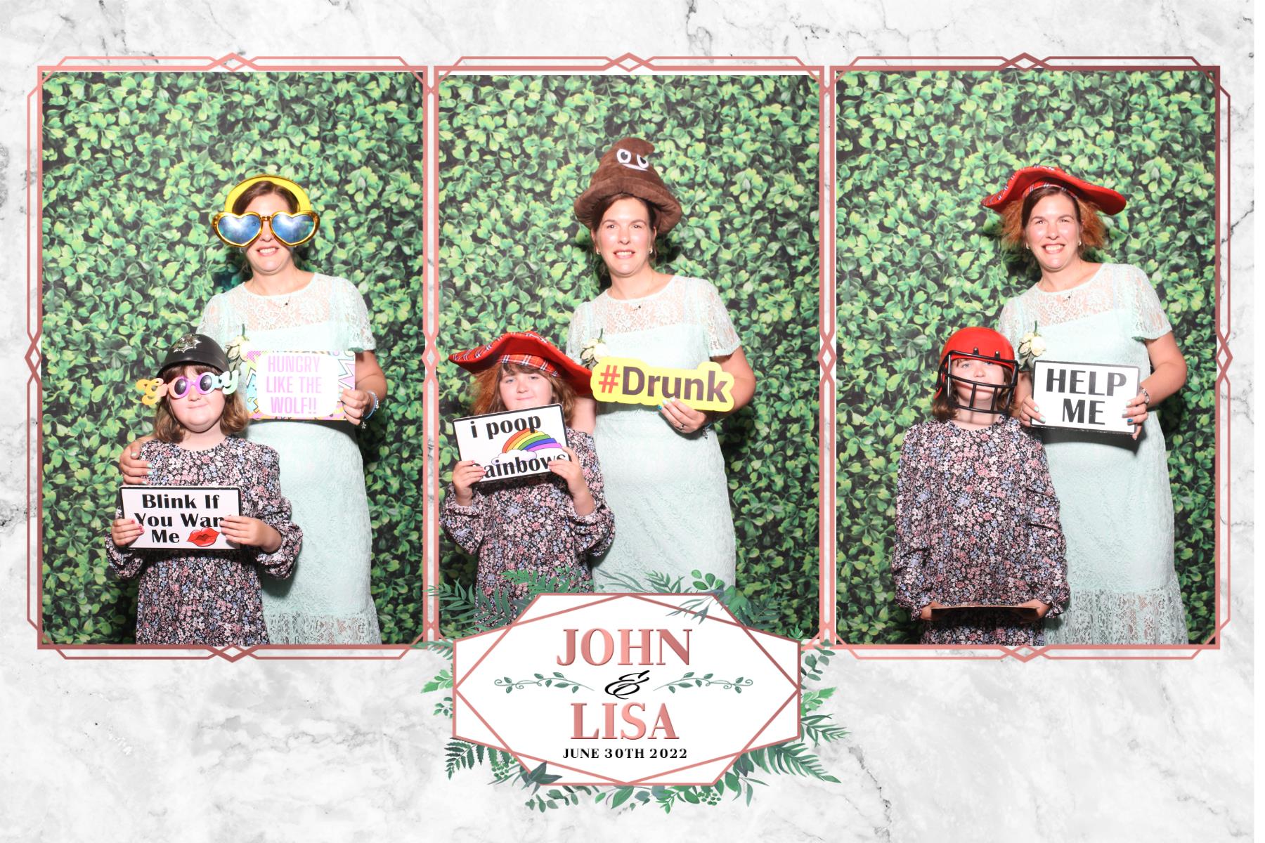 John and Lisa | View more photos from the event at gallery.blissbooth.co.uk/u/BlissBooth/John-and-Lisa