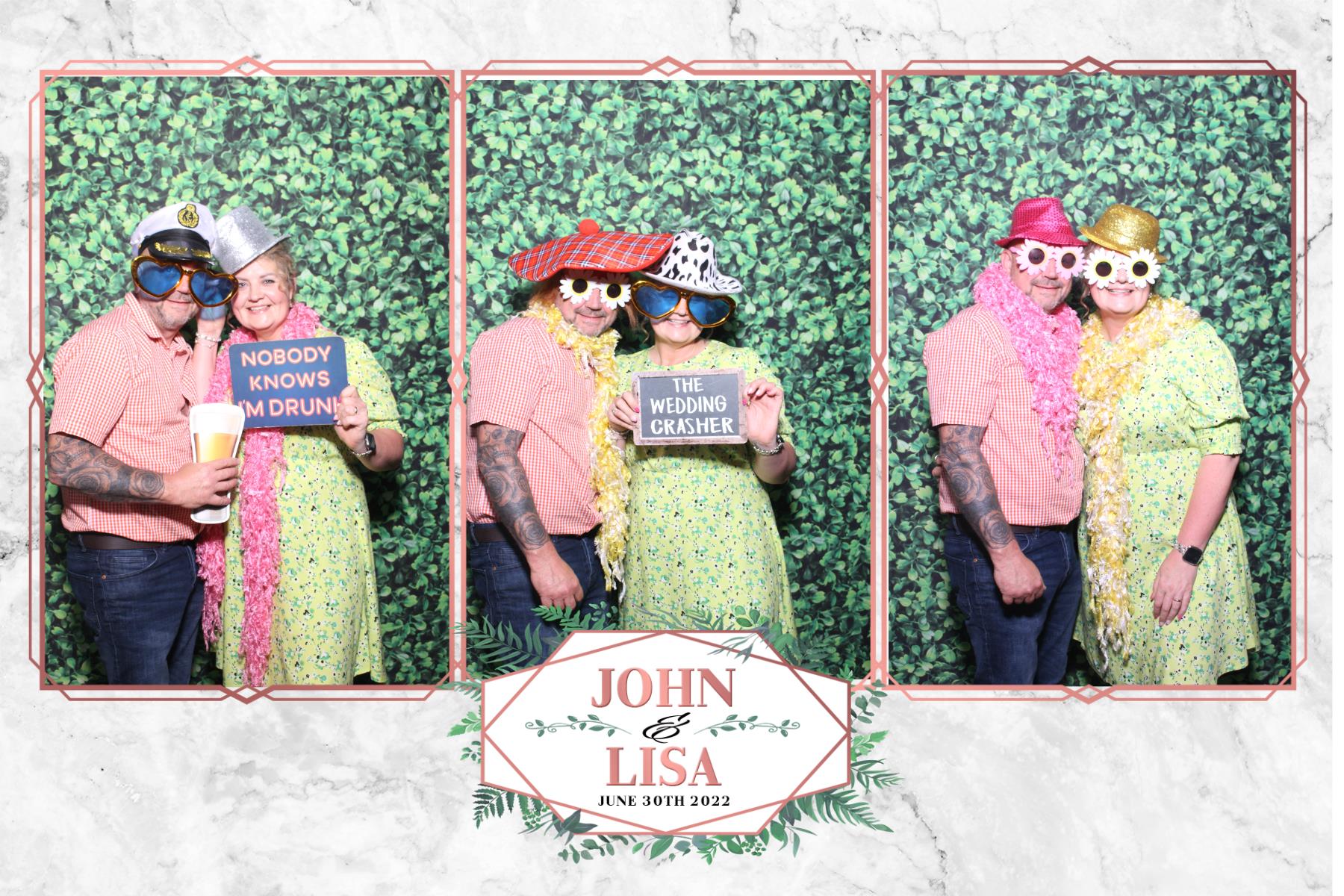 John and Lisa | View more photos from the event at gallery.blissbooth.co.uk/u/BlissBooth/John-and-Lisa