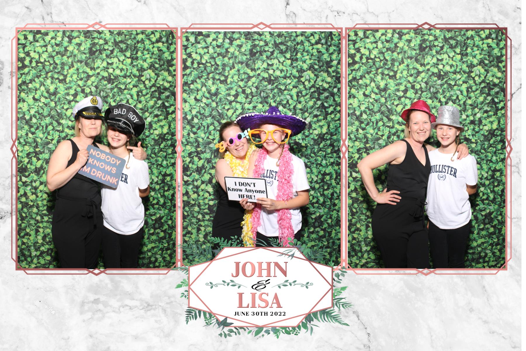 John and Lisa | View more photos from the event at gallery.blissbooth.co.uk/u/BlissBooth/John-and-Lisa