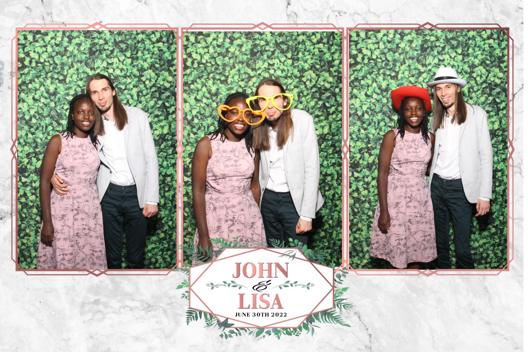 John and Lisa | View more photos from the event at gallery.blissbooth.co.uk/u/BlissBooth/John-and-Lisa