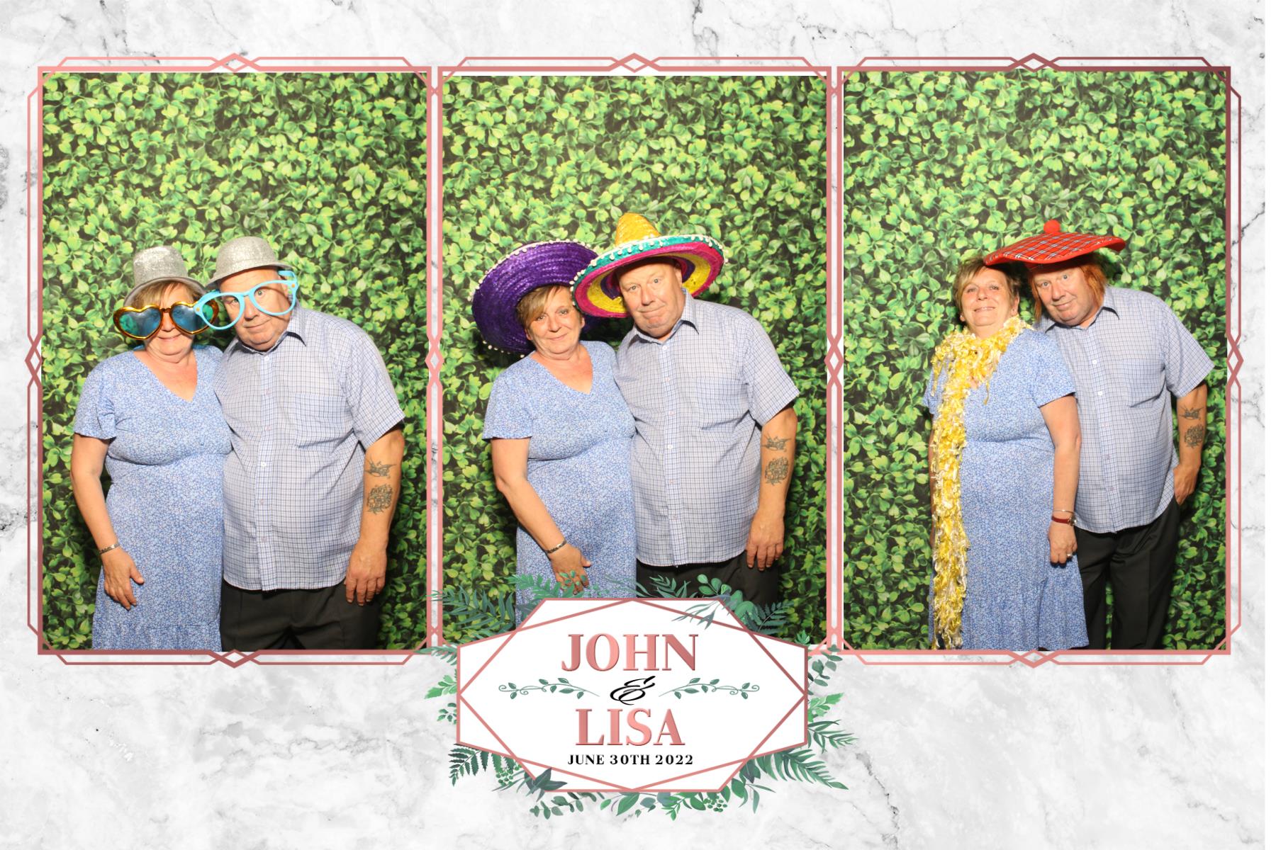 John and Lisa | View more photos from the event at gallery.blissbooth.co.uk/u/BlissBooth/John-and-Lisa