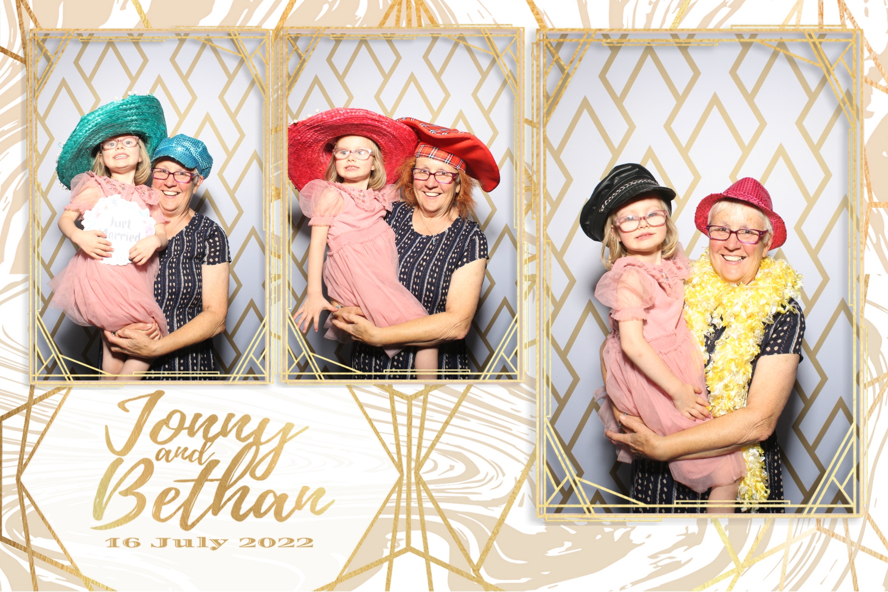 Jonny and Bethan | View more photos from the event at gallery.blissbooth.co.uk/u/BlissBooth/Jonny-and-Bethan