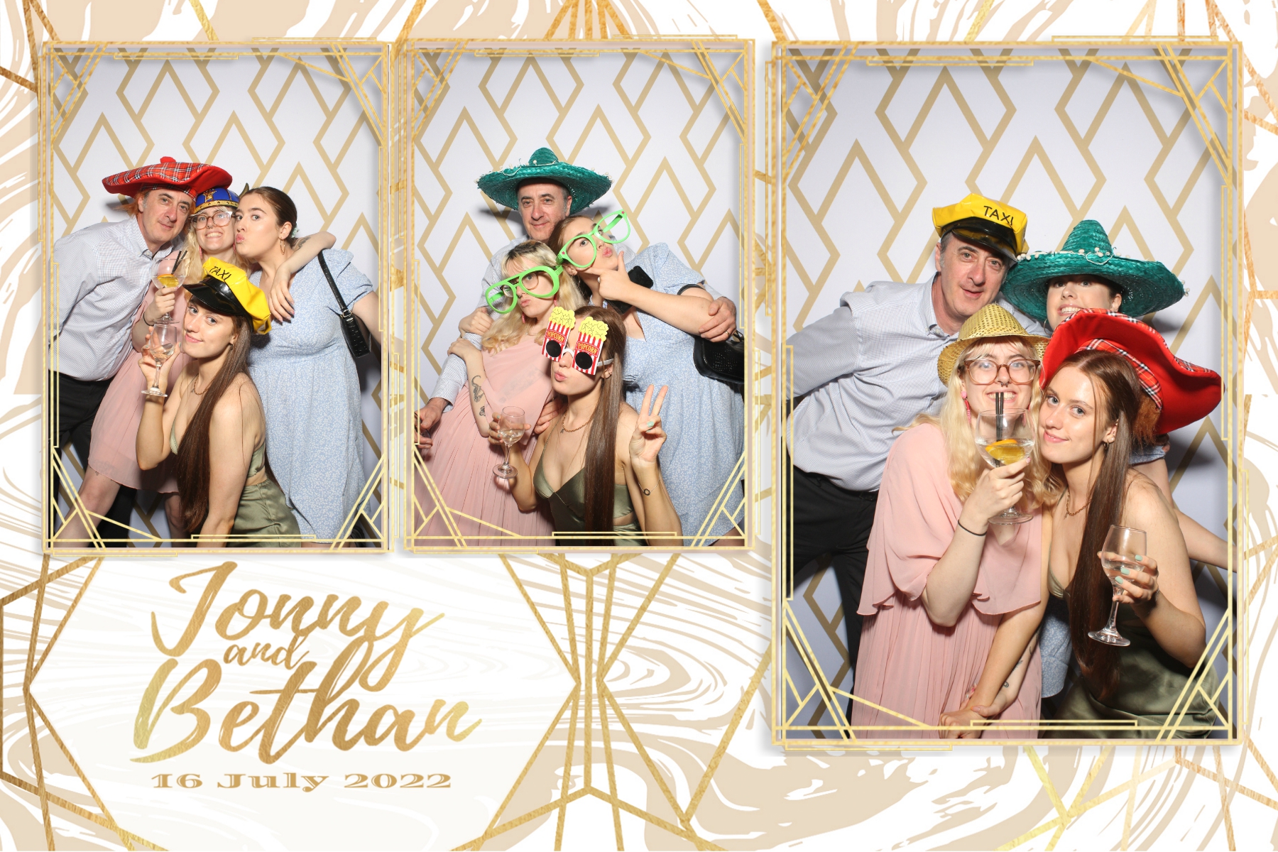 Jonny and Bethan | View more photos from the event at gallery.blissbooth.co.uk/u/BlissBooth/Jonny-and-Bethan