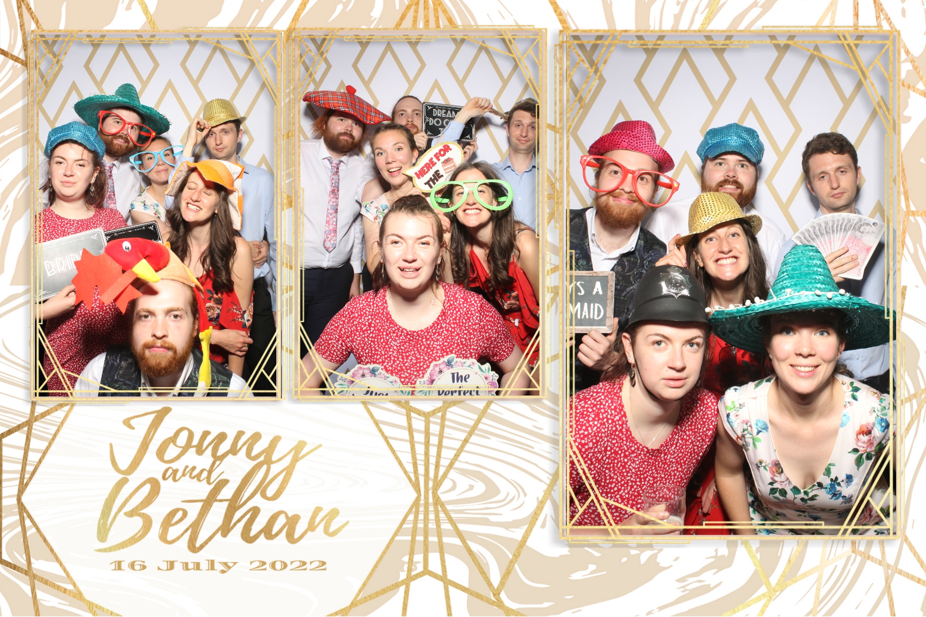 Jonny and Bethan | View more photos from the event at gallery.blissbooth.co.uk/u/BlissBooth/Jonny-and-Bethan