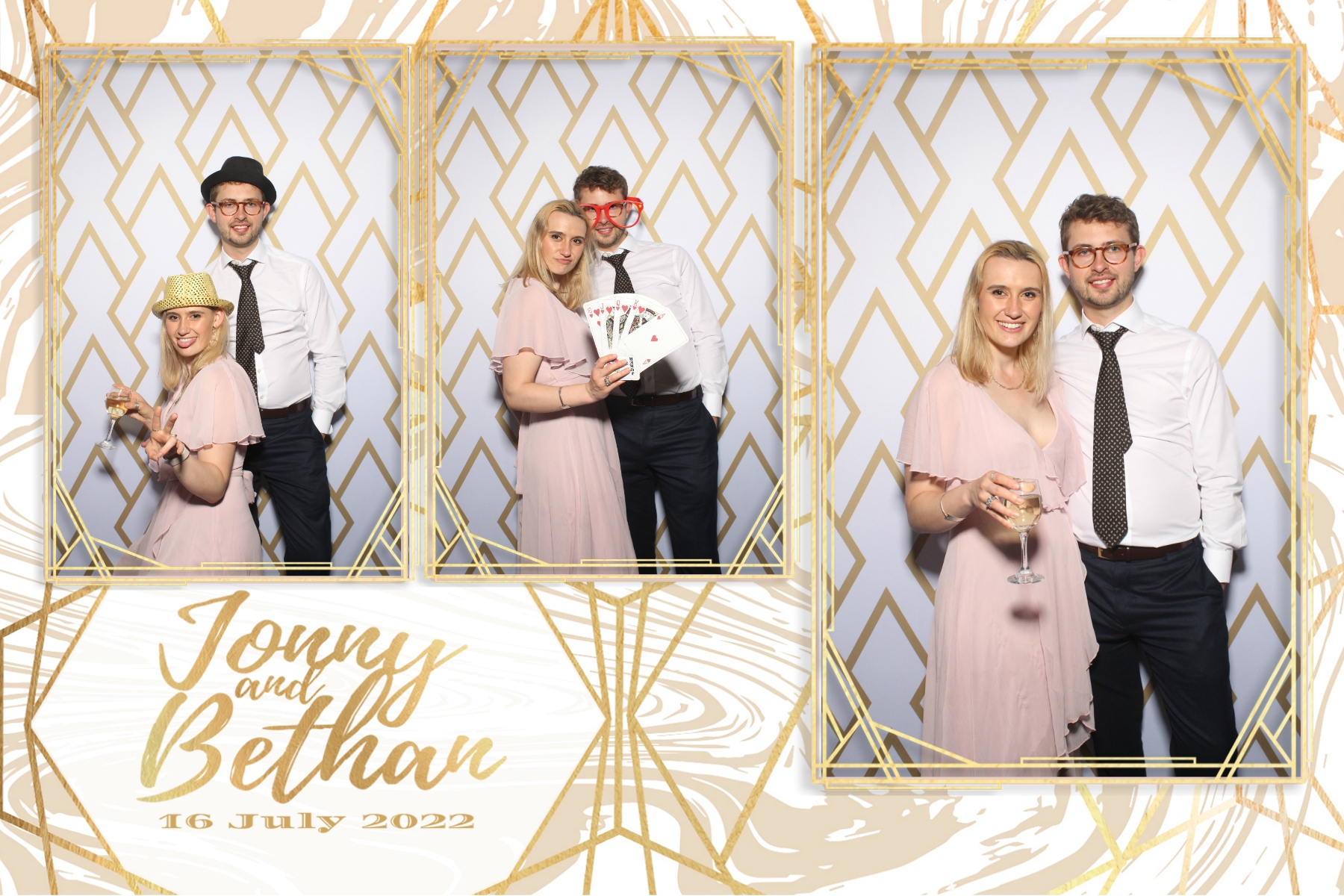 Jonny and Bethan | View more photos from the event at gallery.blissbooth.co.uk/u/BlissBooth/Jonny-and-Bethan