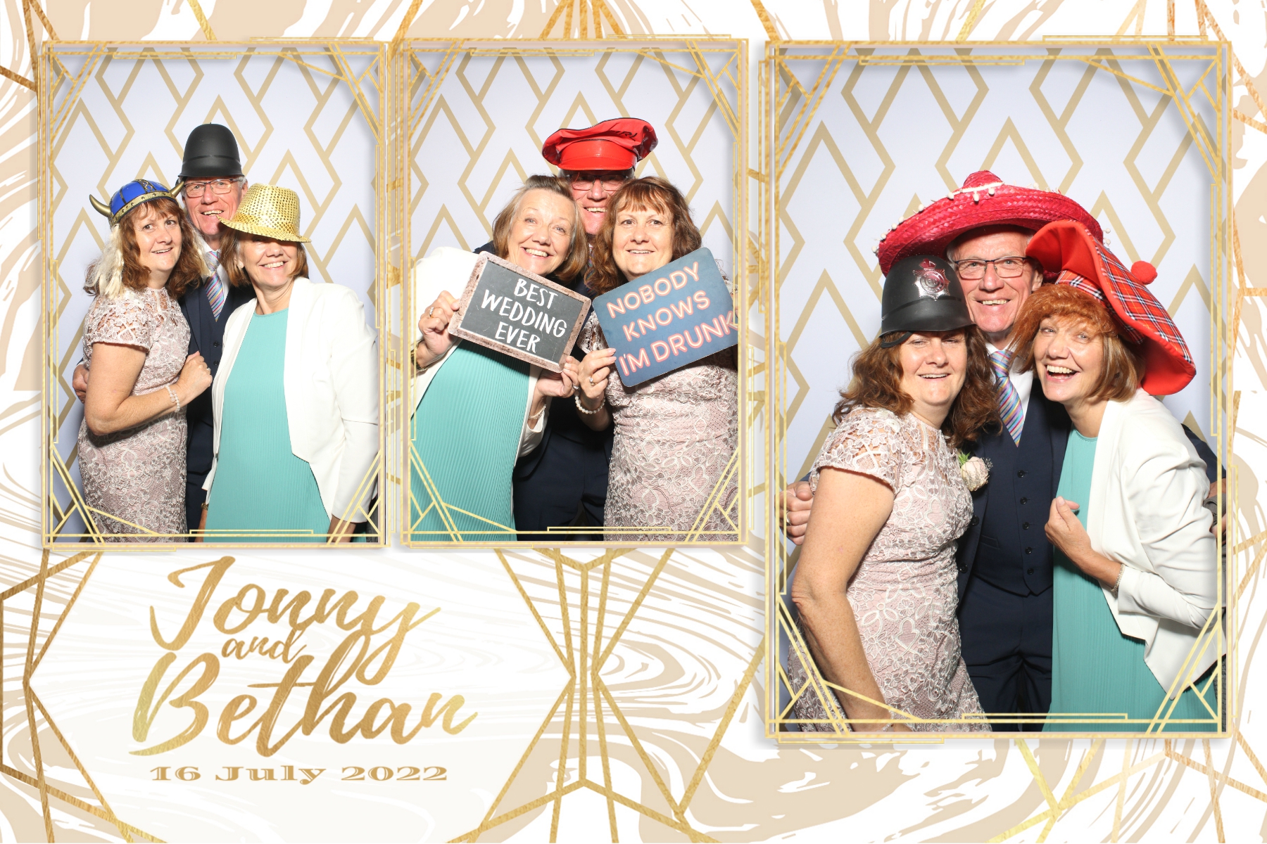Jonny and Bethan | View more photos from the event at gallery.blissbooth.co.uk/u/BlissBooth/Jonny-and-Bethan