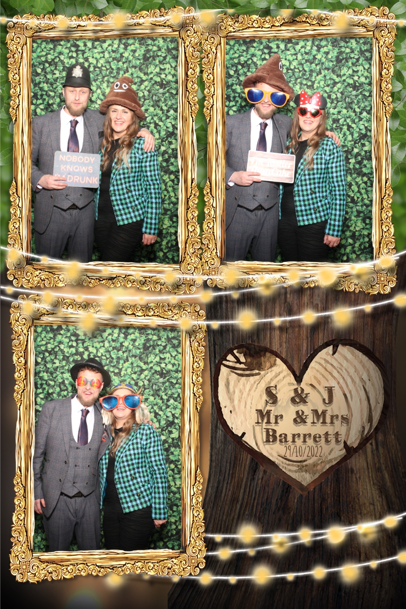Mr and Mrs Barrett | View more photos from the event at gallery.blissbooth.co.uk/u/BlissBooth/Mr-and-Mrs-Barrett