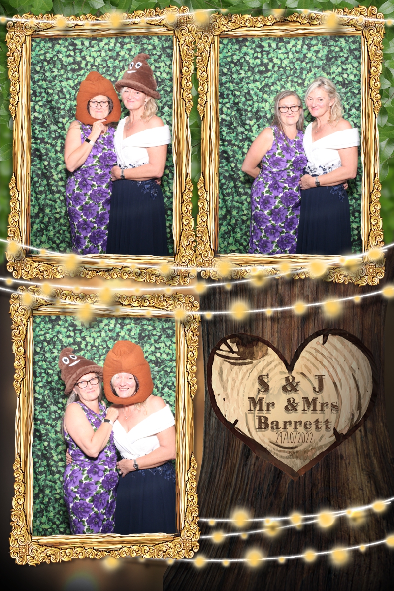 Mr and Mrs Barrett | View more photos from the event at gallery.blissbooth.co.uk/u/BlissBooth/Mr-and-Mrs-Barrett