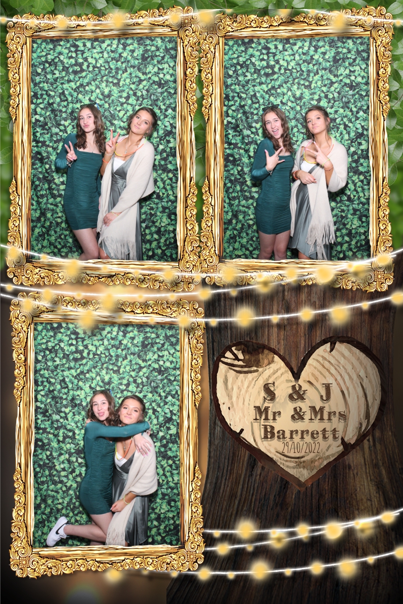 Mr and Mrs Barrett | View more photos from the event at gallery.blissbooth.co.uk/u/BlissBooth/Mr-and-Mrs-Barrett