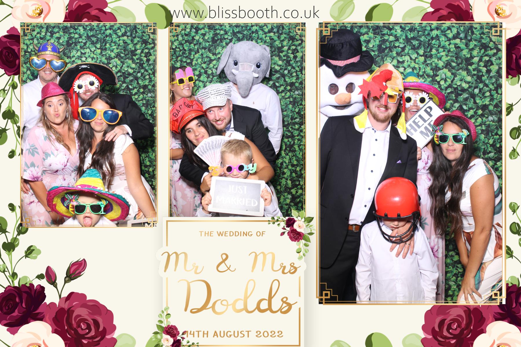 Mr and Mrs Dodds | View more photos from the event at gallery.blissbooth.co.uk/u/BlissBooth/Mr-and-Mrs-Dodds