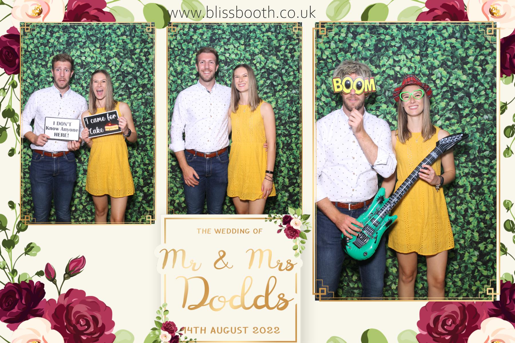 Mr and Mrs Dodds | View more photos from the event at gallery.blissbooth.co.uk/u/BlissBooth/Mr-and-Mrs-Dodds