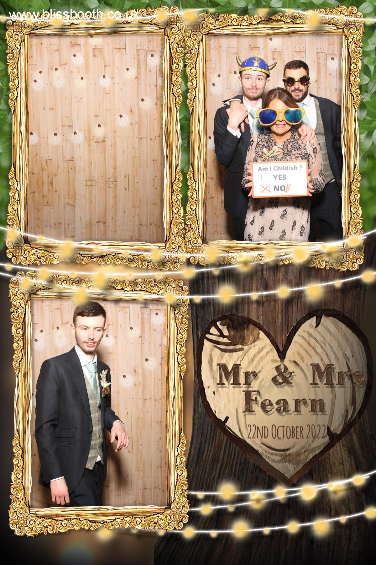 Mr and Mrs Fearn | View more photos from the event at gallery.blissbooth.co.uk/u/BlissBooth/Mr-and-Mrs-Fearn
