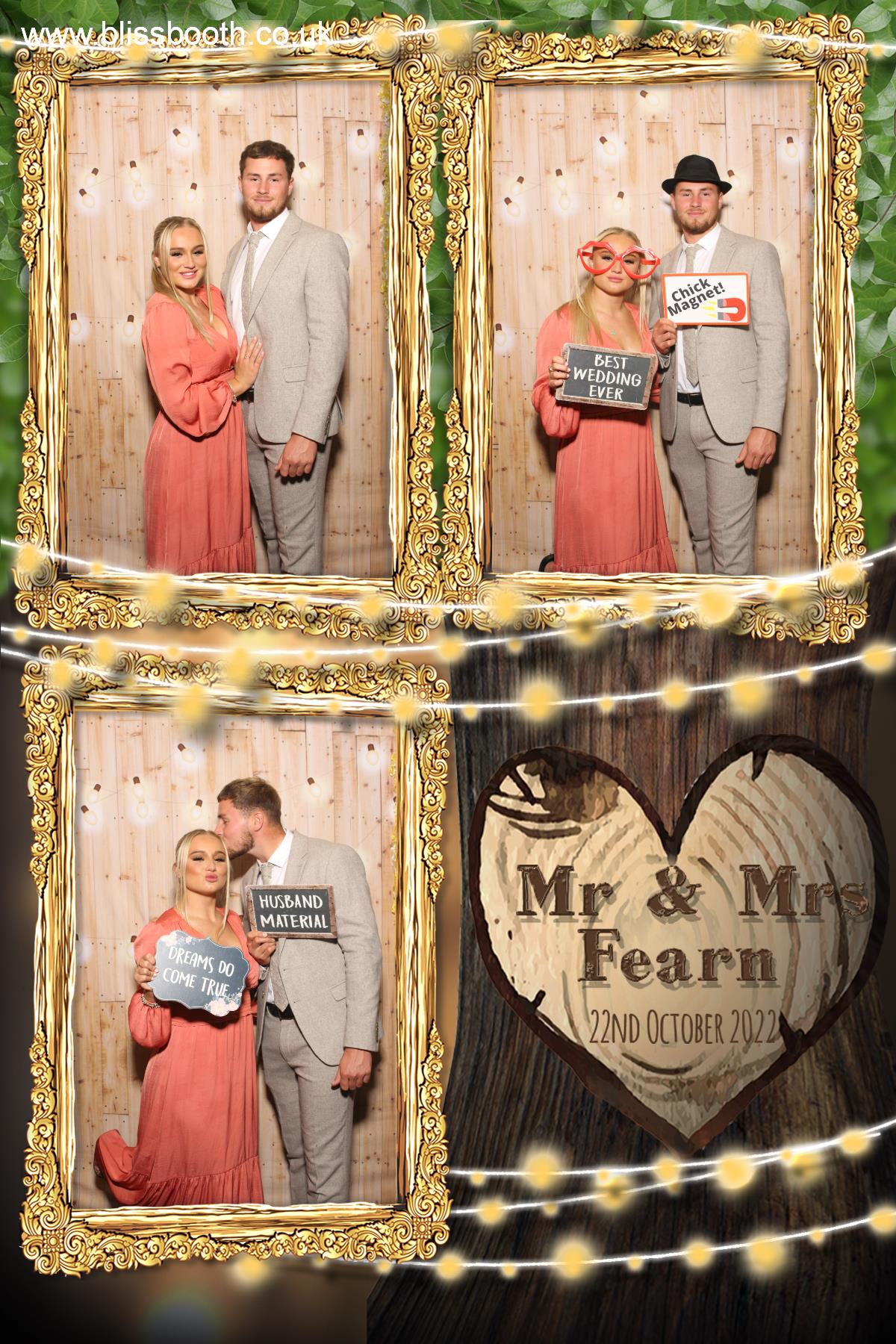 Mr and Mrs Fearn | View more photos from the event at gallery.blissbooth.co.uk/u/BlissBooth/Mr-and-Mrs-Fearn