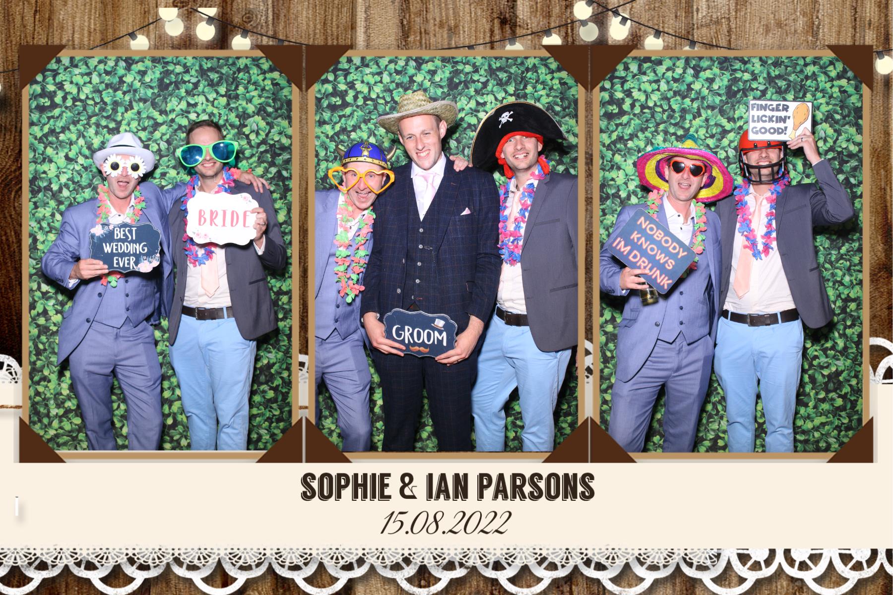 Sophie and Ian | View more photos from the event at gallery.blissbooth.co.uk/u/BlissBooth/Sophie-and-Ian
