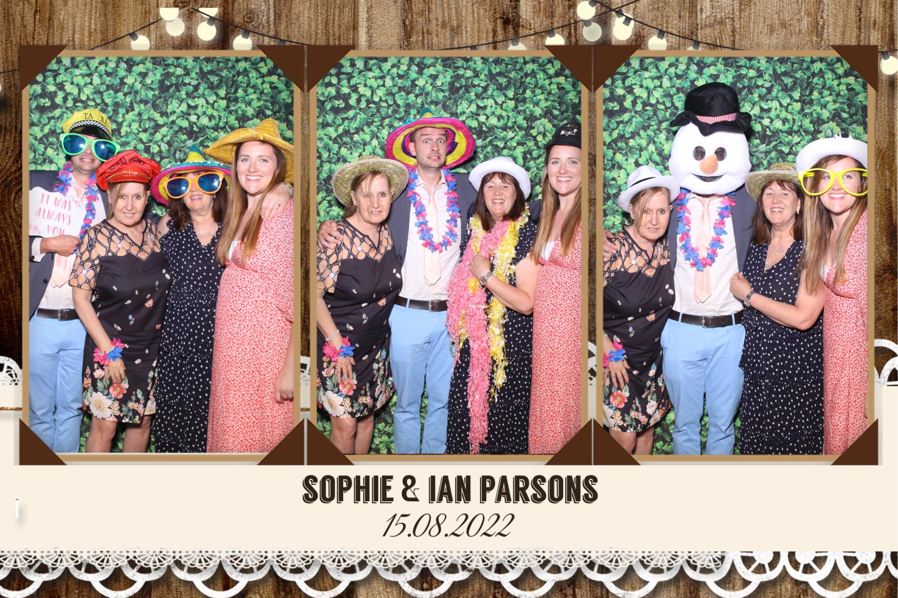 Sophie and Ian | View more photos from the event at gallery.blissbooth.co.uk/u/BlissBooth/Sophie-and-Ian
