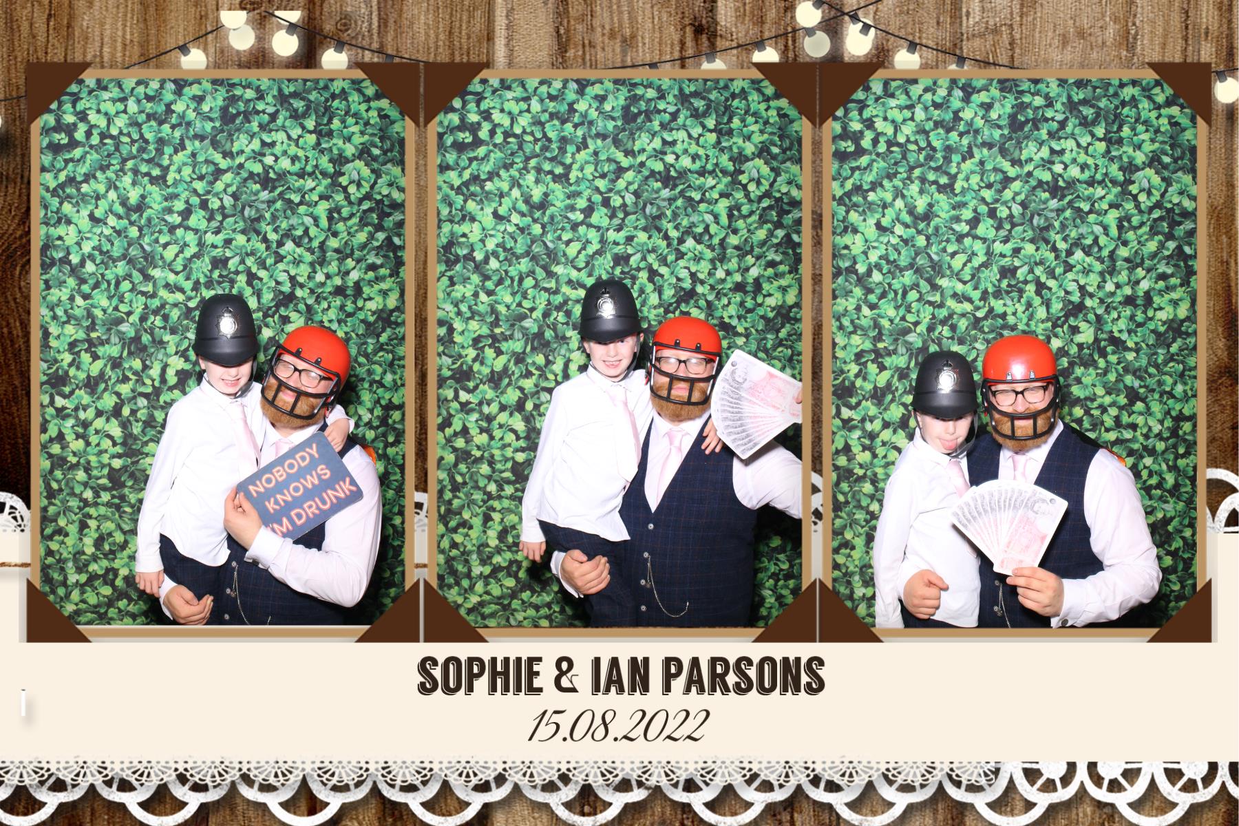 Sophie and Ian | View more photos from the event at gallery.blissbooth.co.uk/u/BlissBooth/Sophie-and-Ian