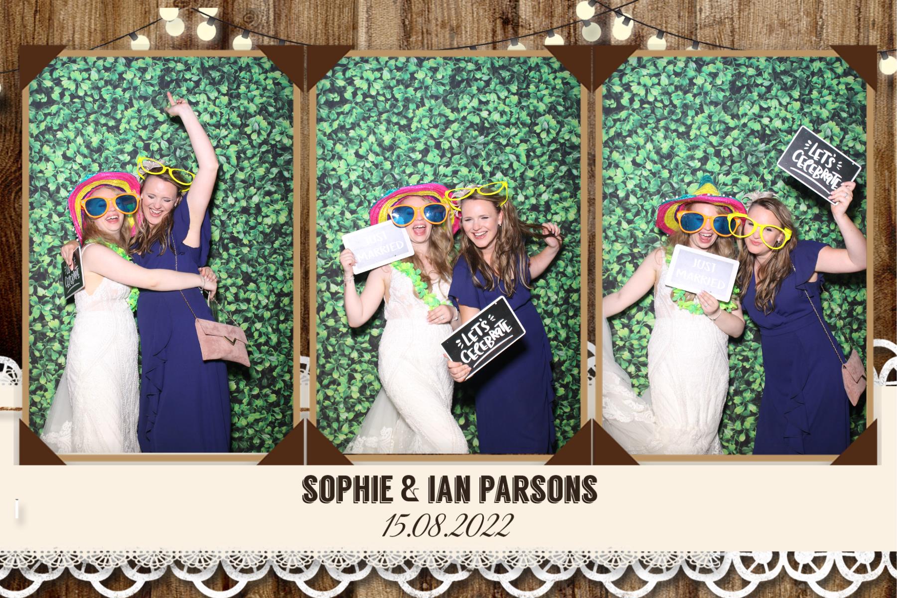 Sophie and Ian | View more photos from the event at gallery.blissbooth.co.uk/u/BlissBooth/Sophie-and-Ian