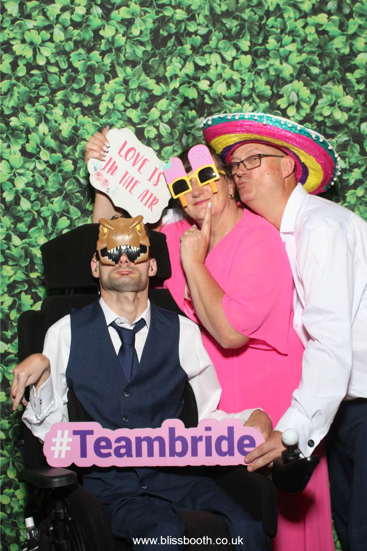 Zoe & Jamie | View more photos from the event at gallery.blissbooth.co.uk/u/BlissBooth/Zoe-Jamie