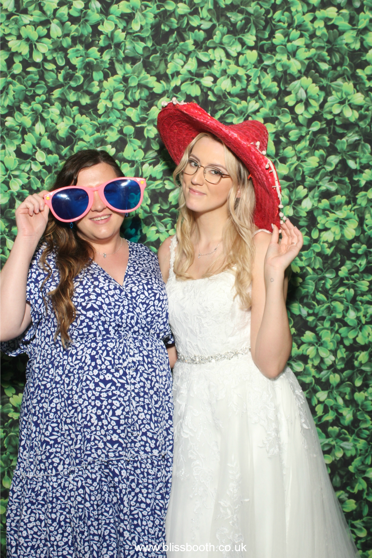 Zoe & Jamie | View more photos from the event at gallery.blissbooth.co.uk/u/BlissBooth/Zoe-Jamie