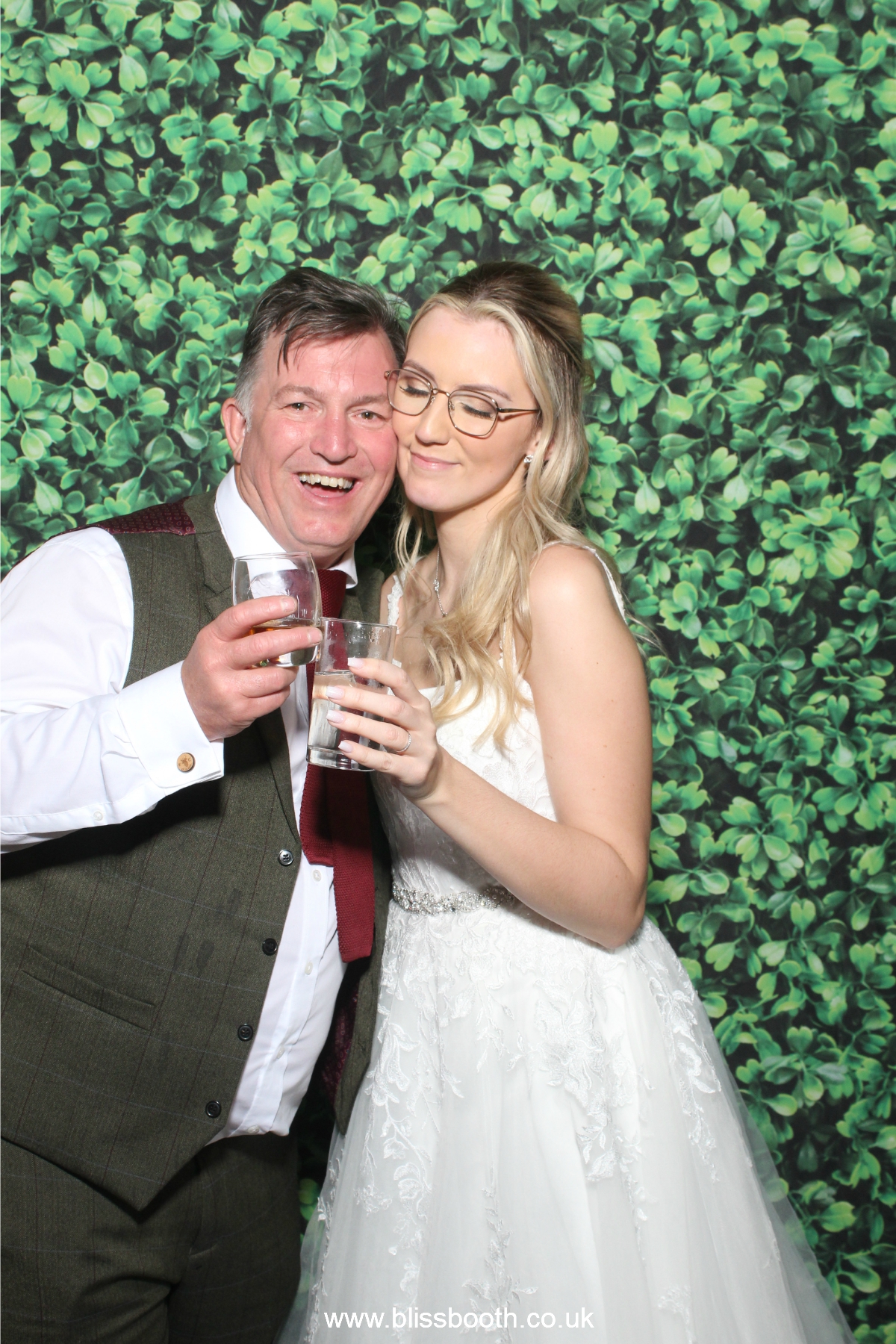 Zoe & Jamie | View more photos from the event at gallery.blissbooth.co.uk/u/BlissBooth/Zoe-Jamie