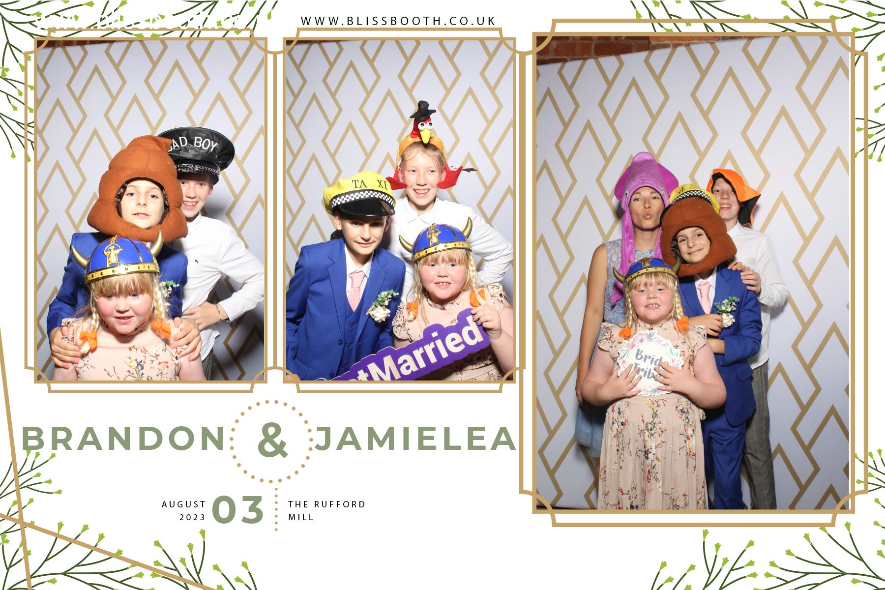 Brandon and Jamielea | View more photos from the event at gallery.blissbooth.co.uk/u/BlissBooth/Brandon-and-Jamielea