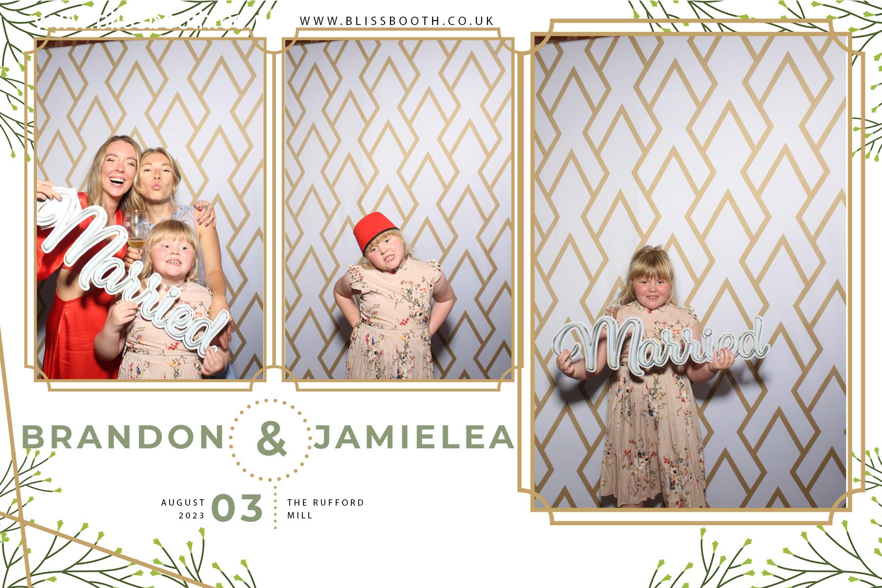 Brandon and Jamielea | View more photos from the event at gallery.blissbooth.co.uk/u/BlissBooth/Brandon-and-Jamielea
