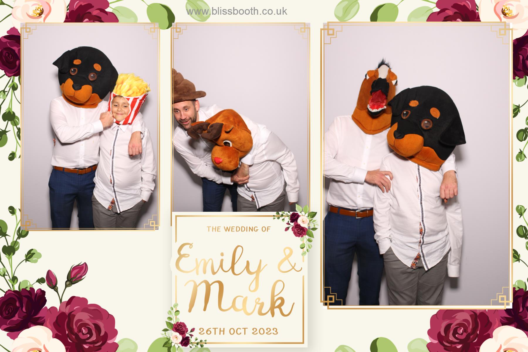 Emily and Mark | View more photos from the event at gallery.blissbooth.co.uk/u/BlissBooth/Emily-and-Mark
