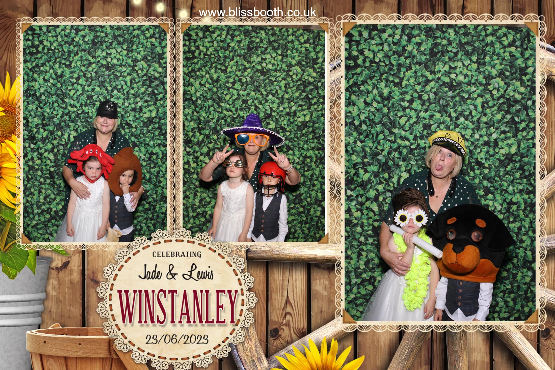 Jade and Lewis | View more photos from the event at gallery.blissbooth.co.uk/u/BlissBooth/Jade-and-Lewis