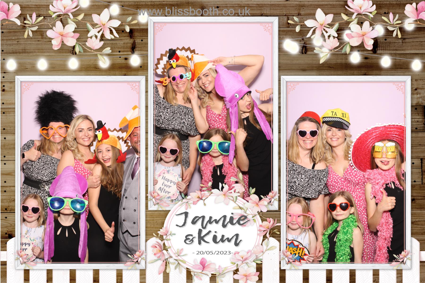 Kim and Jamie | View more photos from the event at gallery.blissbooth.co.uk/u/BlissBooth/Kim-and-Jamie