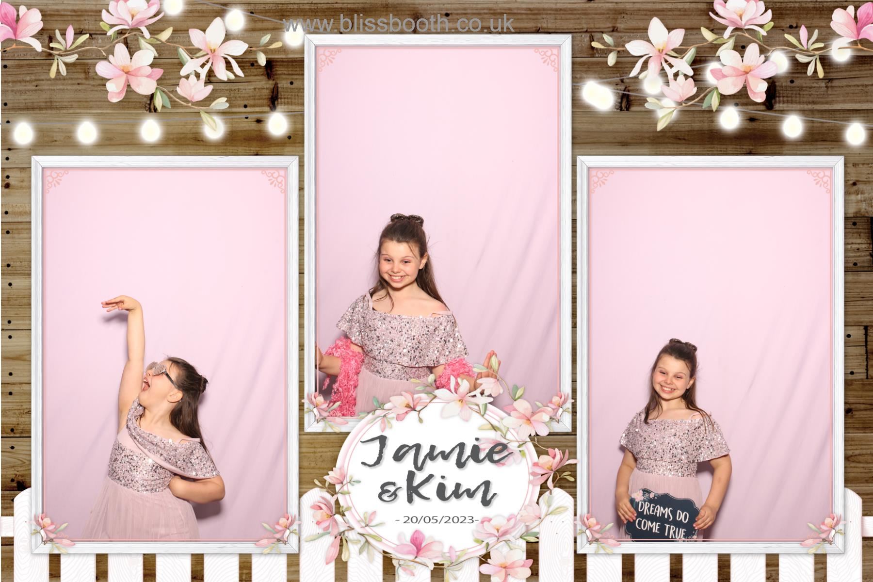 Kim and Jamie | View more photos from the event at gallery.blissbooth.co.uk/u/BlissBooth/Kim-and-Jamie