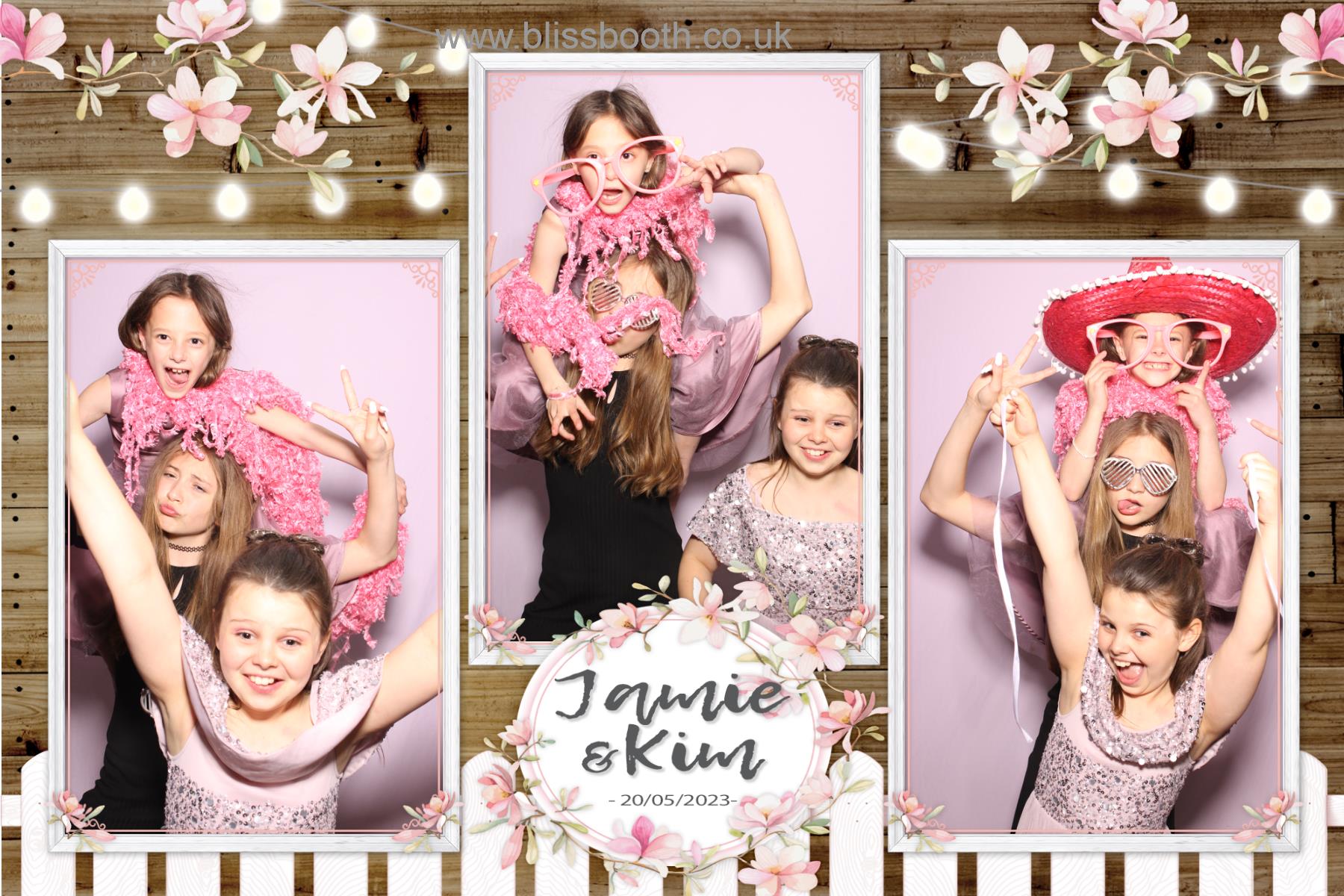 Kim and Jamie | View more photos from the event at gallery.blissbooth.co.uk/u/BlissBooth/Kim-and-Jamie