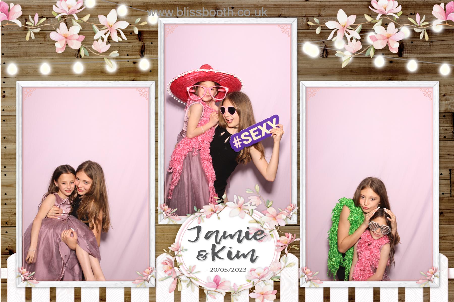 Kim and Jamie | View more photos from the event at gallery.blissbooth.co.uk/u/BlissBooth/Kim-and-Jamie