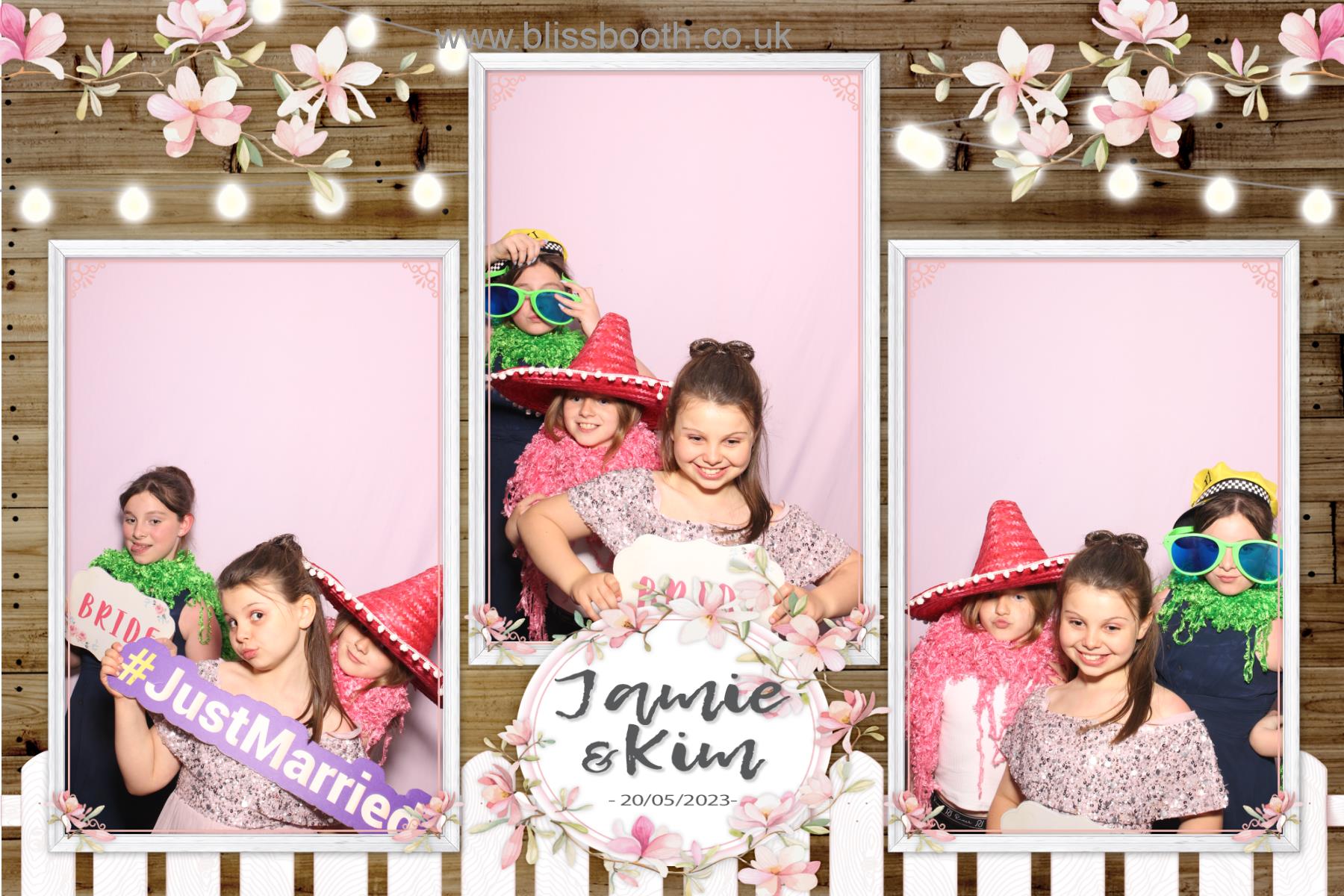 Kim and Jamie | View more photos from the event at gallery.blissbooth.co.uk/u/BlissBooth/Kim-and-Jamie