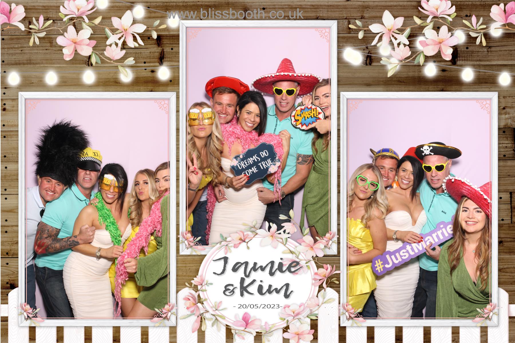 Kim and Jamie | View more photos from the event at gallery.blissbooth.co.uk/u/BlissBooth/Kim-and-Jamie