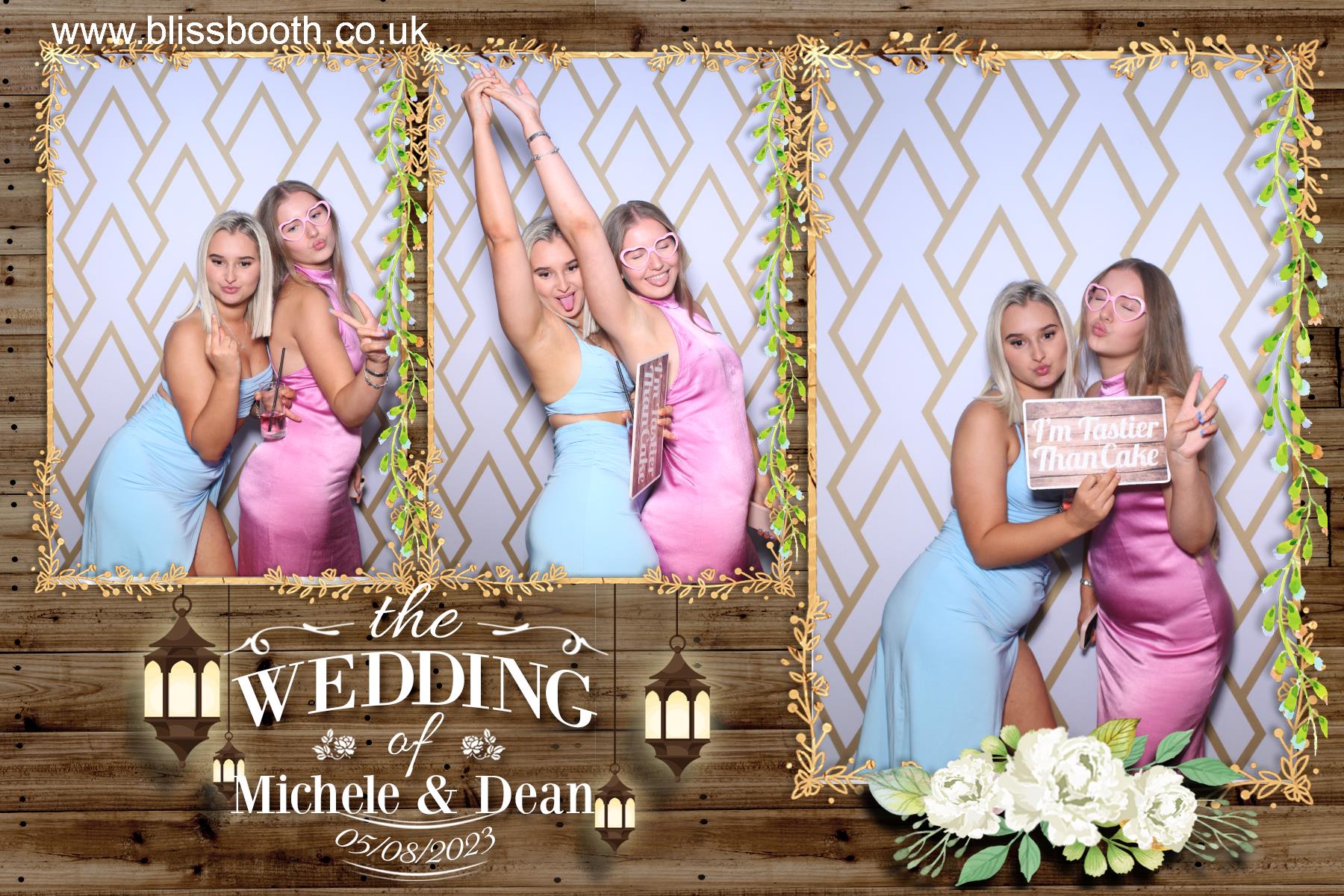 Michele and Dean | View more photos from the event at gallery.blissbooth.co.uk/u/BlissBooth/Michele-and-Dean