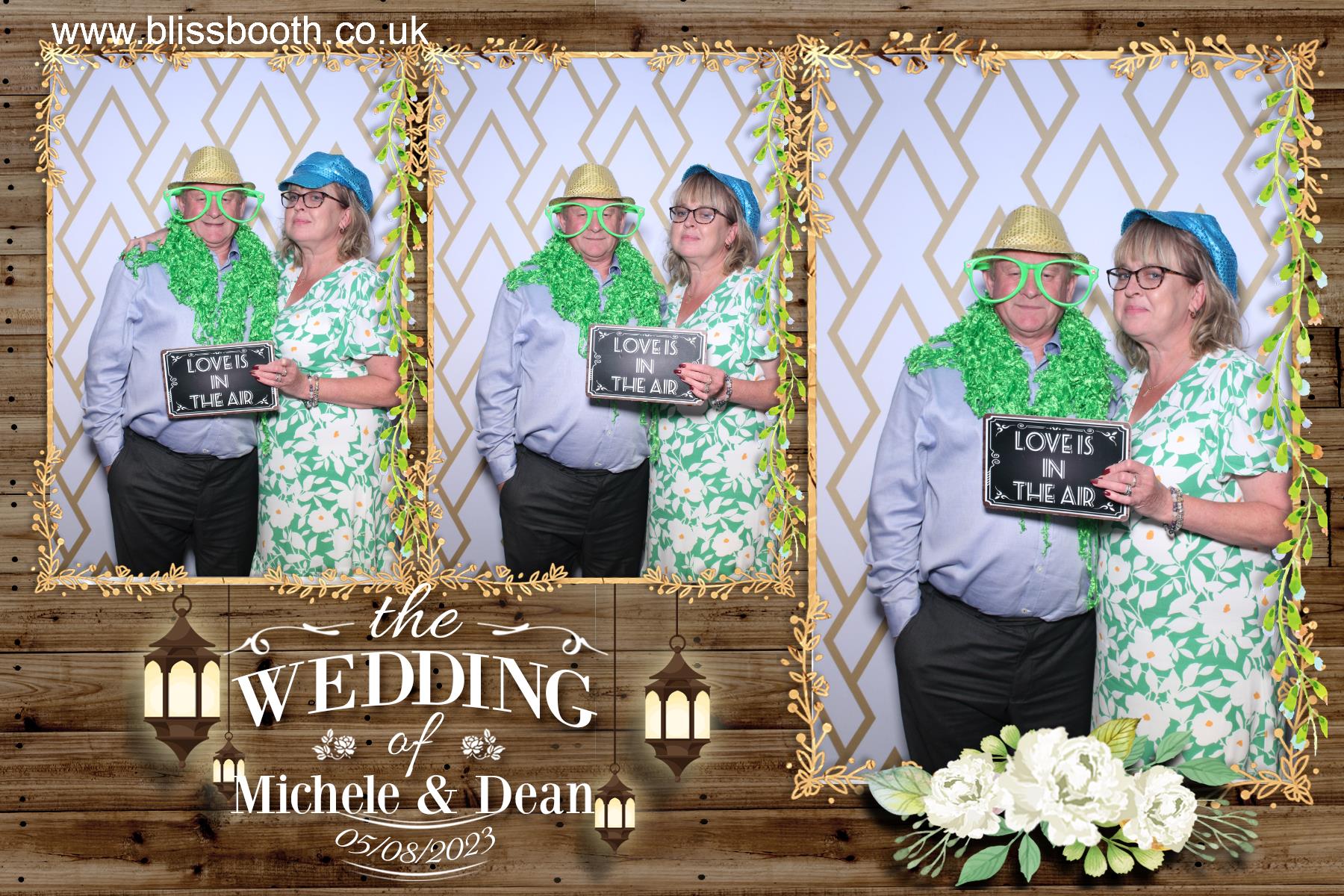 Michele and Dean | View more photos from the event at gallery.blissbooth.co.uk/u/BlissBooth/Michele-and-Dean